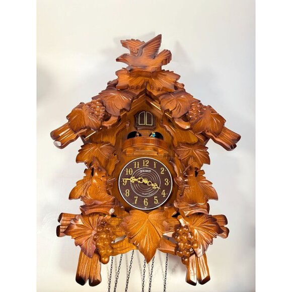 Wall Mounted Cuckoo Clock Kaiser Quartz Squirrel Maple Leaf German Design Musica - Picture 2 of 16